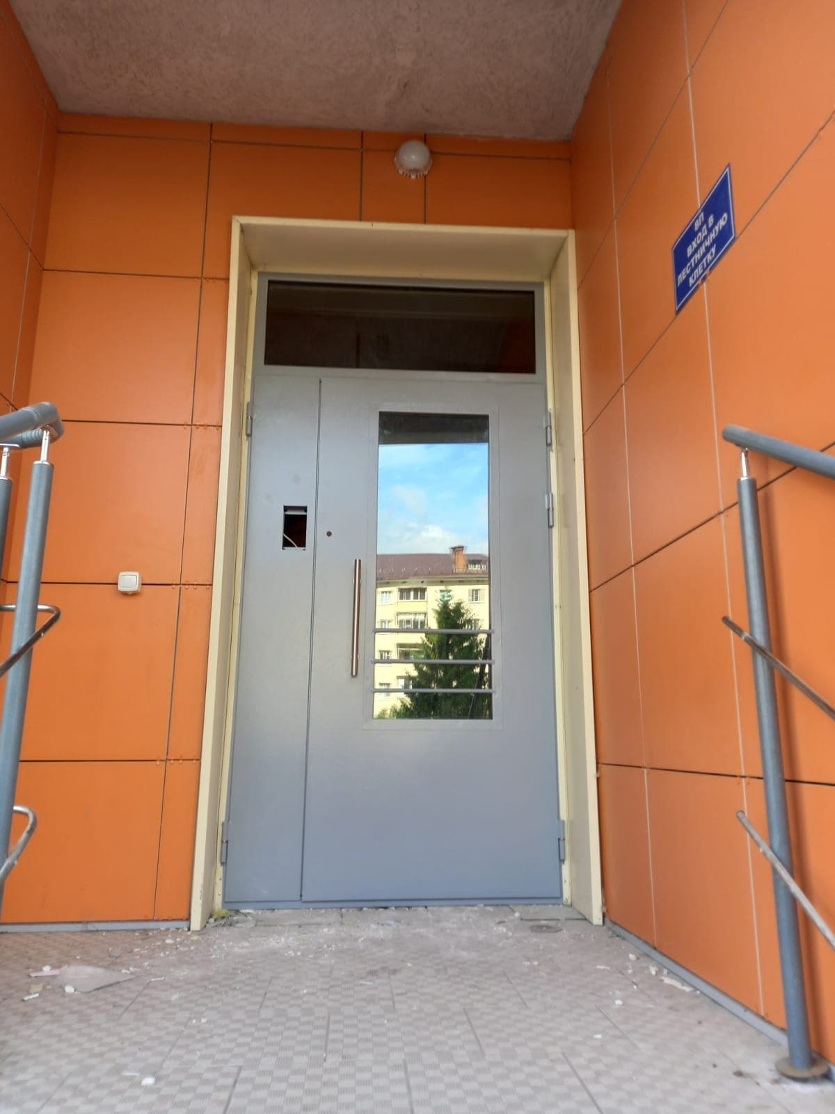 Металлические утеплённые двери — фото 39