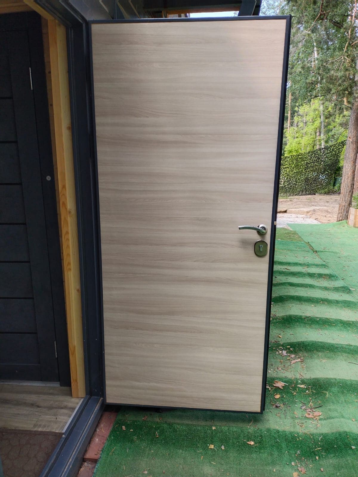 Металлические утеплённые двери — фото 45